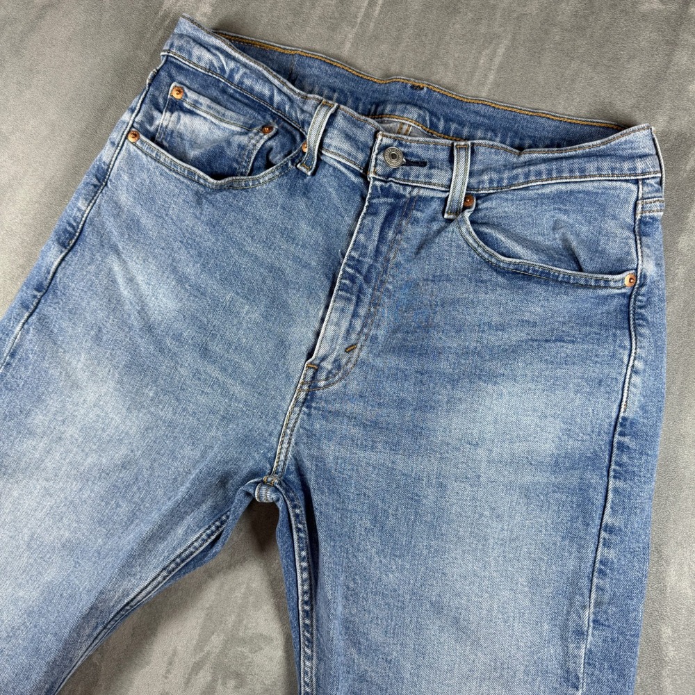 Levis 505 Regular Fit Mens 34x30 Light Wash Straight Leg Jeans Blue Denim - Picture 3 of 12